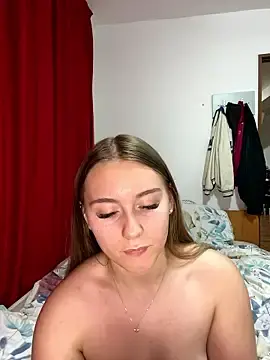 HeiligeJulia  live sex cam