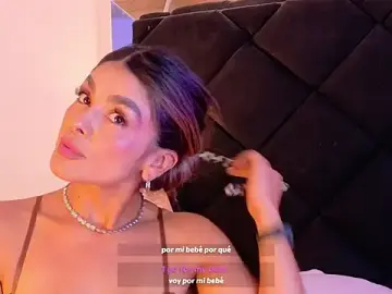 Holly_Brensonexx_  live sex cam