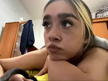 SoIiWetty  live sex cam