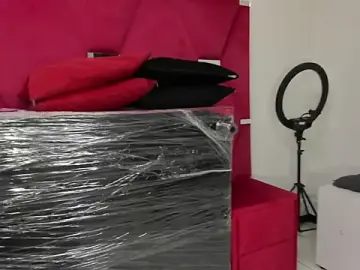 SweetLuna2  live sex cam