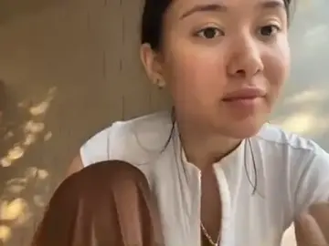 YourMiIa  live sex cam