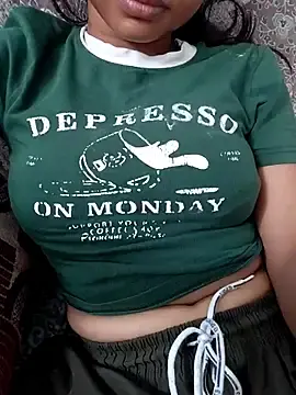 Sassyygurl  live sex cam