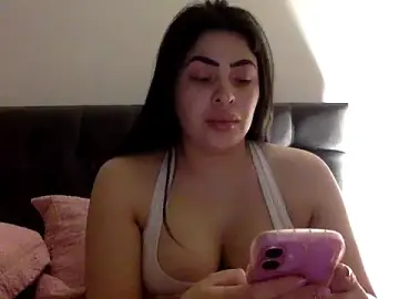 Stripflordelcaos  live sex cam