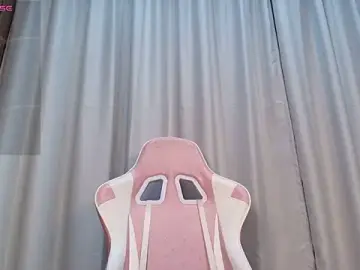 Sweetmikasa  live sex cam