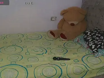 Kathiasaints  live sex cam