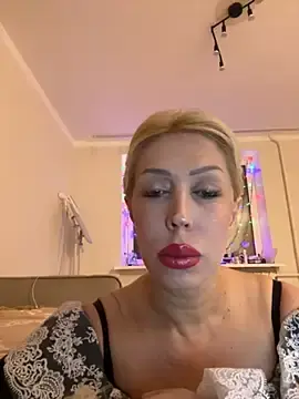 MargaretUliav  live sex cam