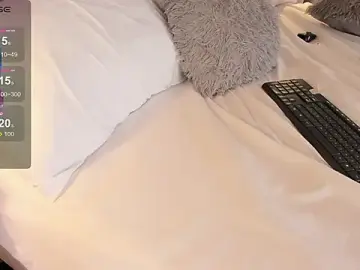 Karoline_18  live sex cam