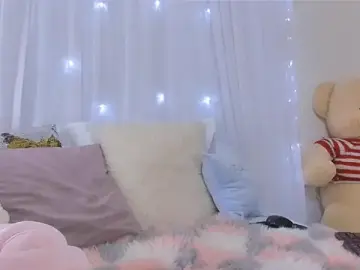 Looklikeamovie  live sex cam