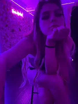 Queen_stormi  live sex cam