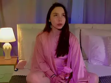 Suzaneey  live sex cam