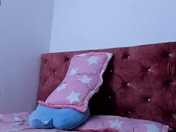 Skyhotgirll  live sex cam