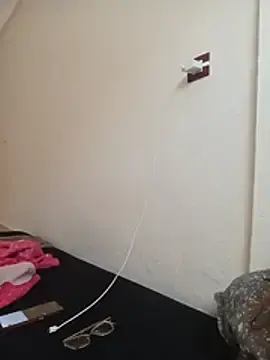Alix4579  live sex cam
