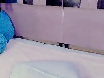 BizzyNoar  live sex cam