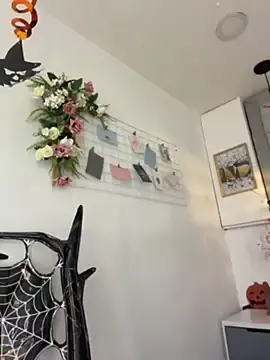 IvonneOwen  live sex cam