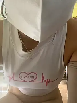 Rosa_998  live sex cam
