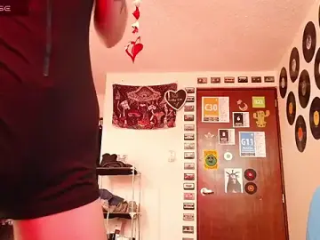 Rossiee_huntt  live sex cam