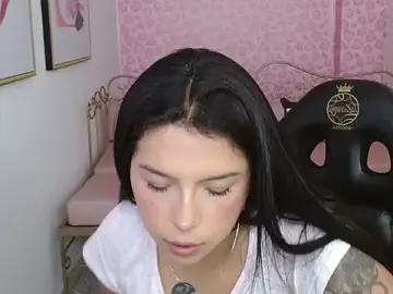 Small_naughty_  live sex cam