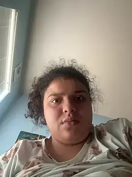 Yourlocalwallflower  live sex cam