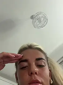 Kim17827  live sex cam