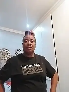 STRAWBERRYLIPSxx99  live sex cam
