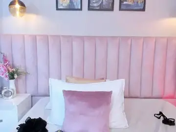 Mia__Walker  live sex cam