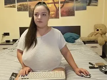 Adelline  live sex cam
