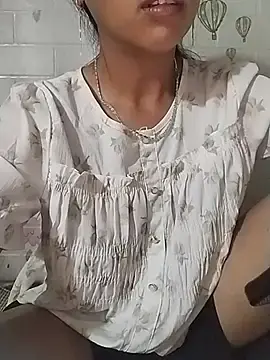 Helen-nn  live sex cam