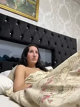 Emi_RoseMaus  live sex cam