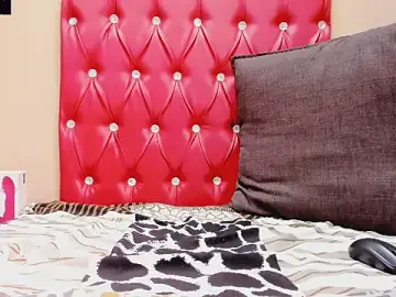 INDIANCREAM4U  live sex cam