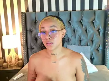 Kinsleybrown  live sex cam