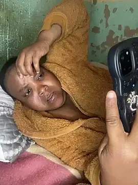 Friendlybitch22  live sex cam