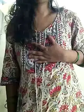 Riya1512  live sex cam