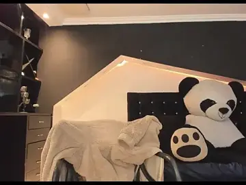 Coral_Gibson  live sex cam