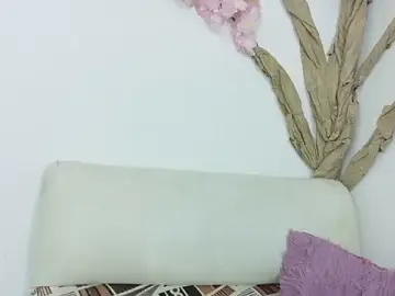 Laura__Castillo_  live sex cam