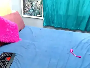 RoxyLuvxxx  live sex cam