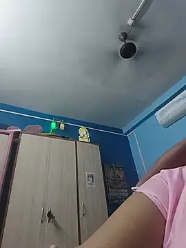 V-Queen-Pakhi  live sex cam