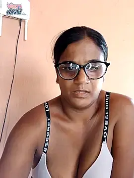 Indianstrawberrylips4u  live sex cam
