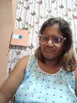Indianstrawberrylips4u  live sex cam