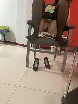 Luckybaby666999  live sex cam