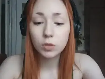YaniraHeneisen  live sex cam