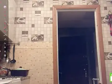 YaniraHeneisen  live sex cam