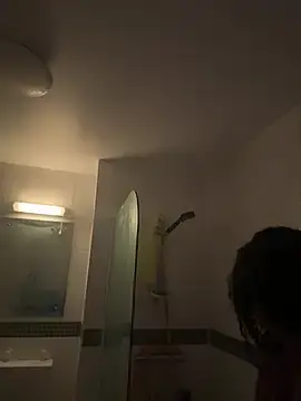 Mysteriousshorty  live sex cam