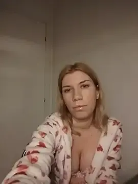 EvyLure  live sex cam