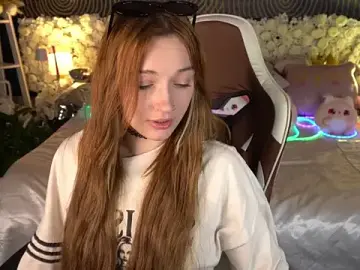 LizzaMoonn  live sex cam