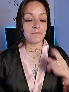 Isa_bluee  live sex cam