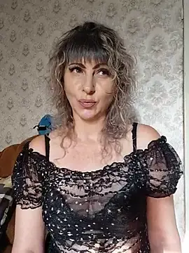 Kitty-MEOWW  live sex cam