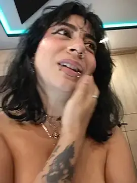 Sarah_Lark-  live sex cam