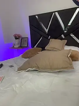 SunniieFrequency  live sex cam