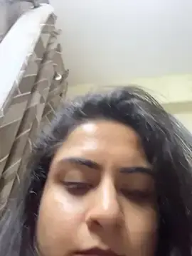 Crazyforyou143  live sex cam