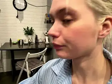 DenitaDonivan  live sex cam